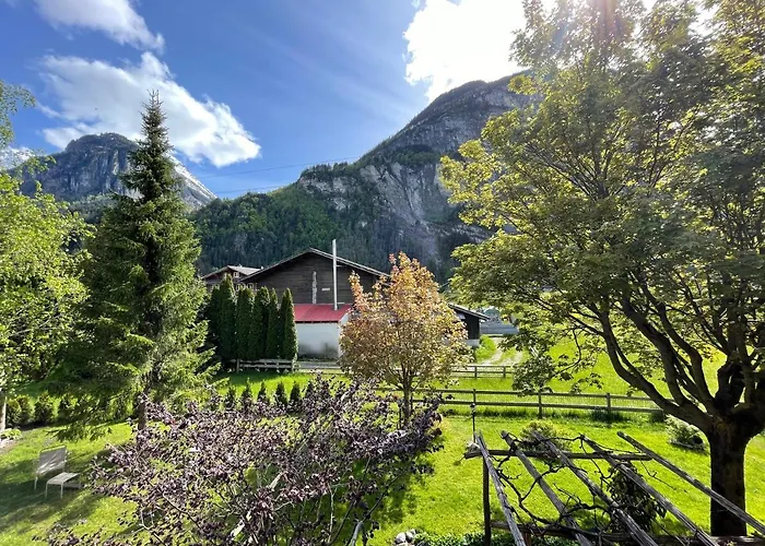 مطعم أورفايدر فندق *