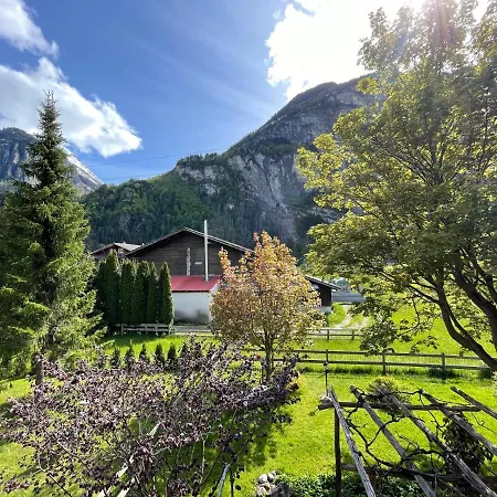 مطعم أورفايدر فندق *