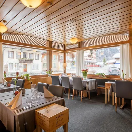 مطعم أورفايدر فندق